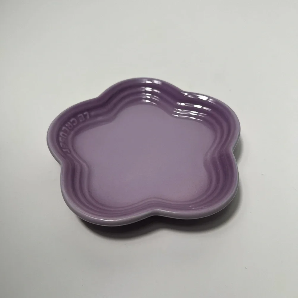 Le Creuset Stoneware Flower Petal Scalloped Trinket Dish Plate Tray - Picture 4 of 11